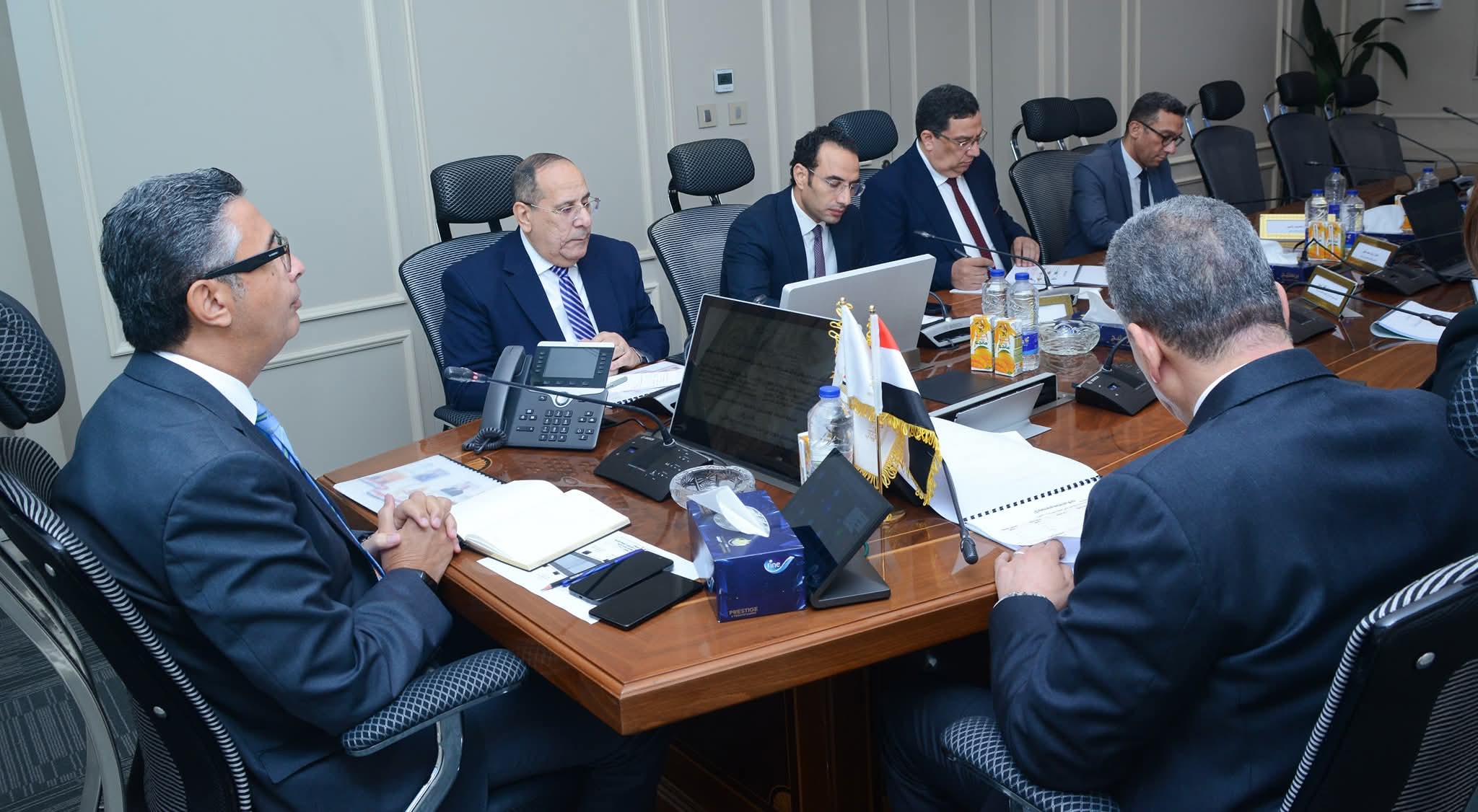 وزير التموين يجتمع مع رؤساء مجالس إدارات شركات المطاحن