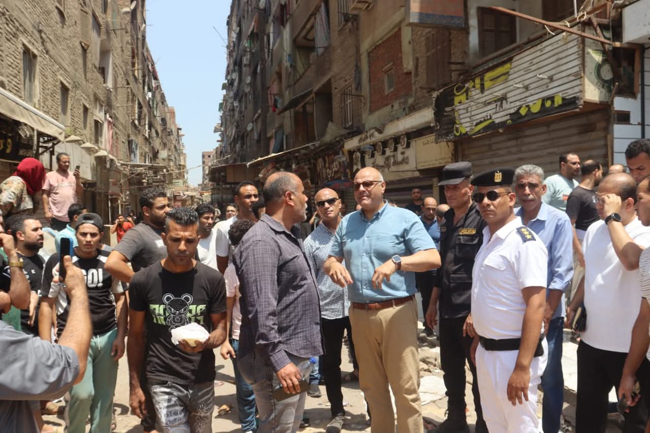 محافظ القليوبية: خطة شاملة لتأمين "موقع حريق شبرا" وإزالة جميع الأكشاك والمفروشات المخالفة