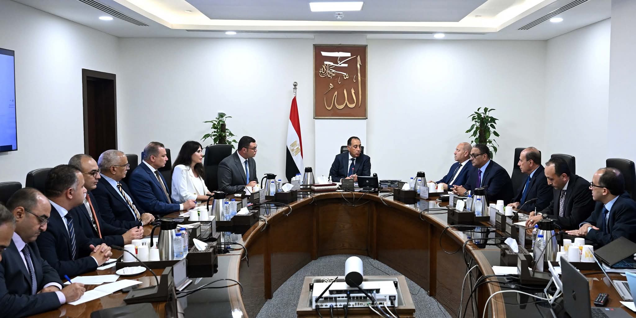 رئيس الوزراء يتابع مشروعات إعادة إحياء "وسط البلد" والقاهرة الخديوية