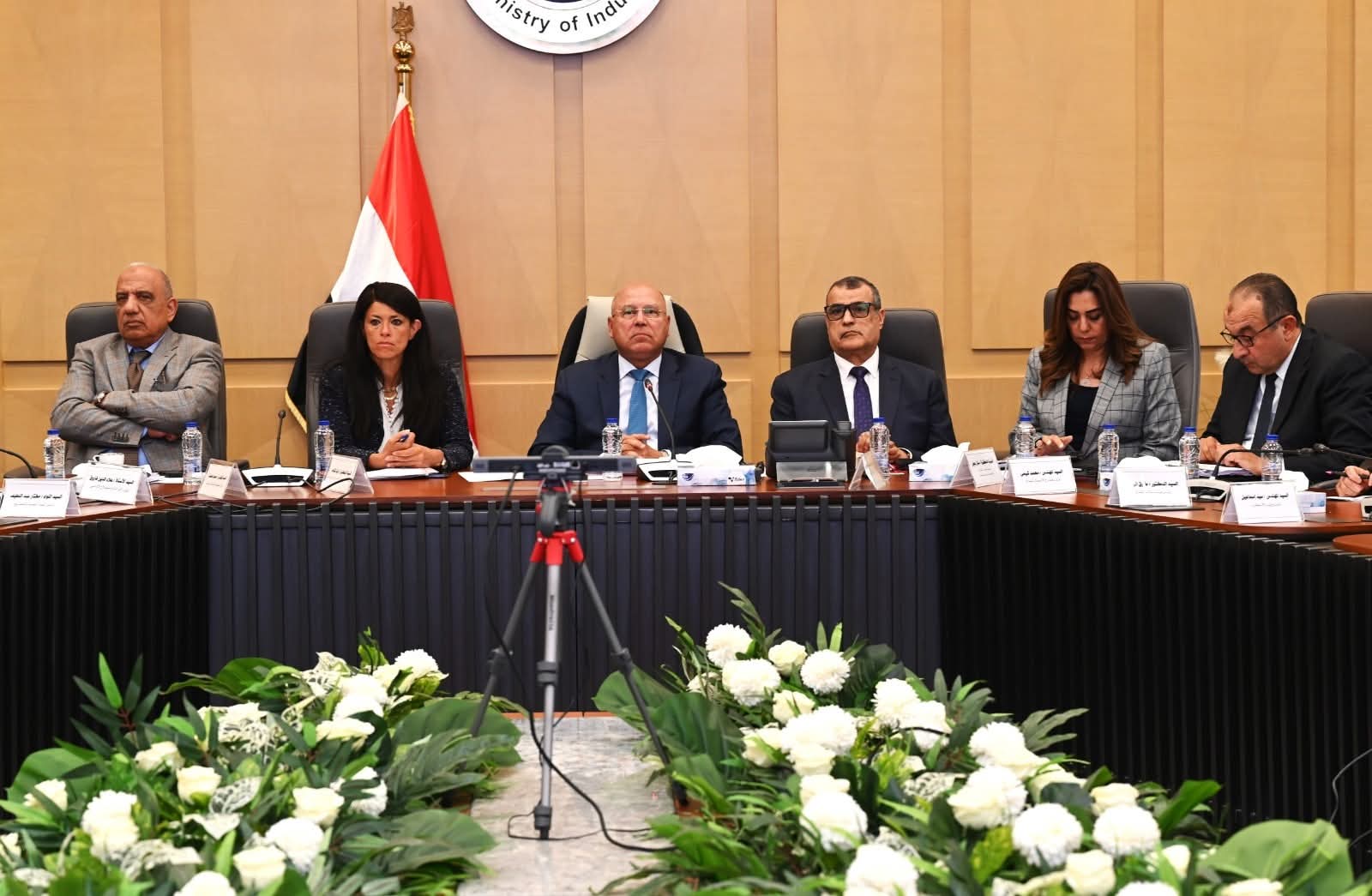 الوزير: دراسة التشوهات الجمركية المتضرر منها مصانع زجاج السيارات والبيليت والحديد الصاج