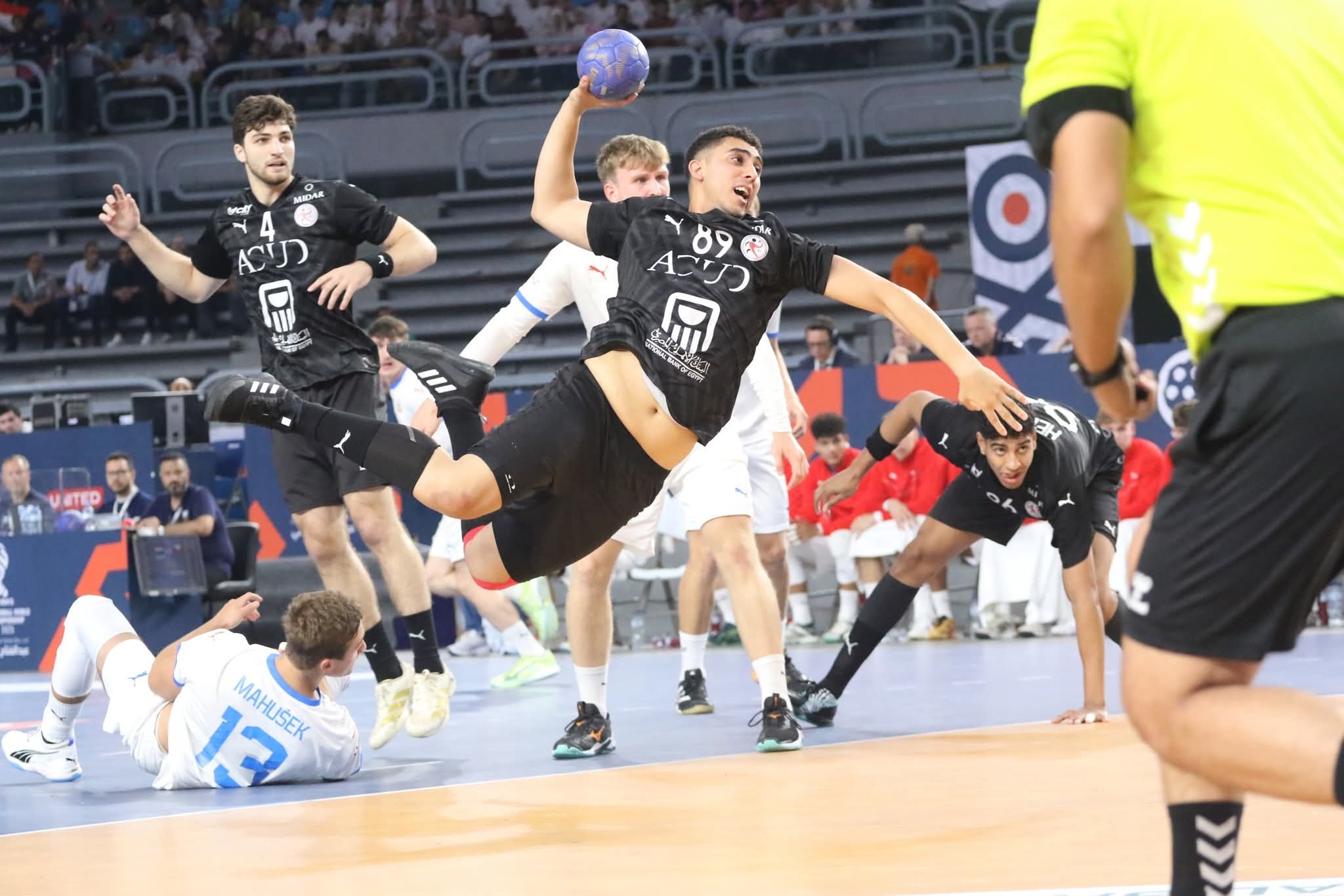 منتخب الناشئين يتعادل مع التشيك فى أولى مبارياته بالدور الرئيسى بمونديال اليد