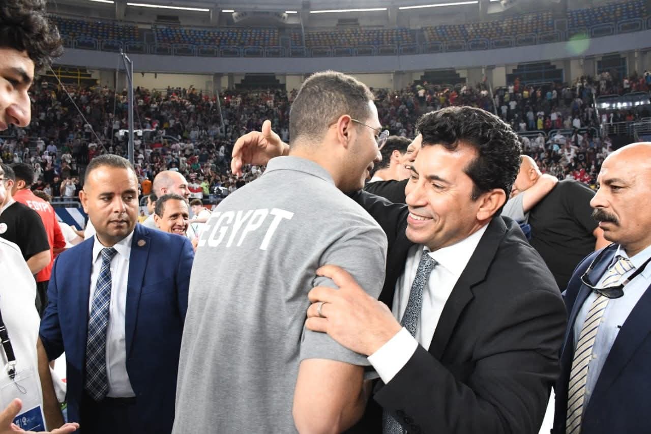 وزير الرياضة يهنئ منتخب اليد بالوصول لربع نهائى بطولة العالم