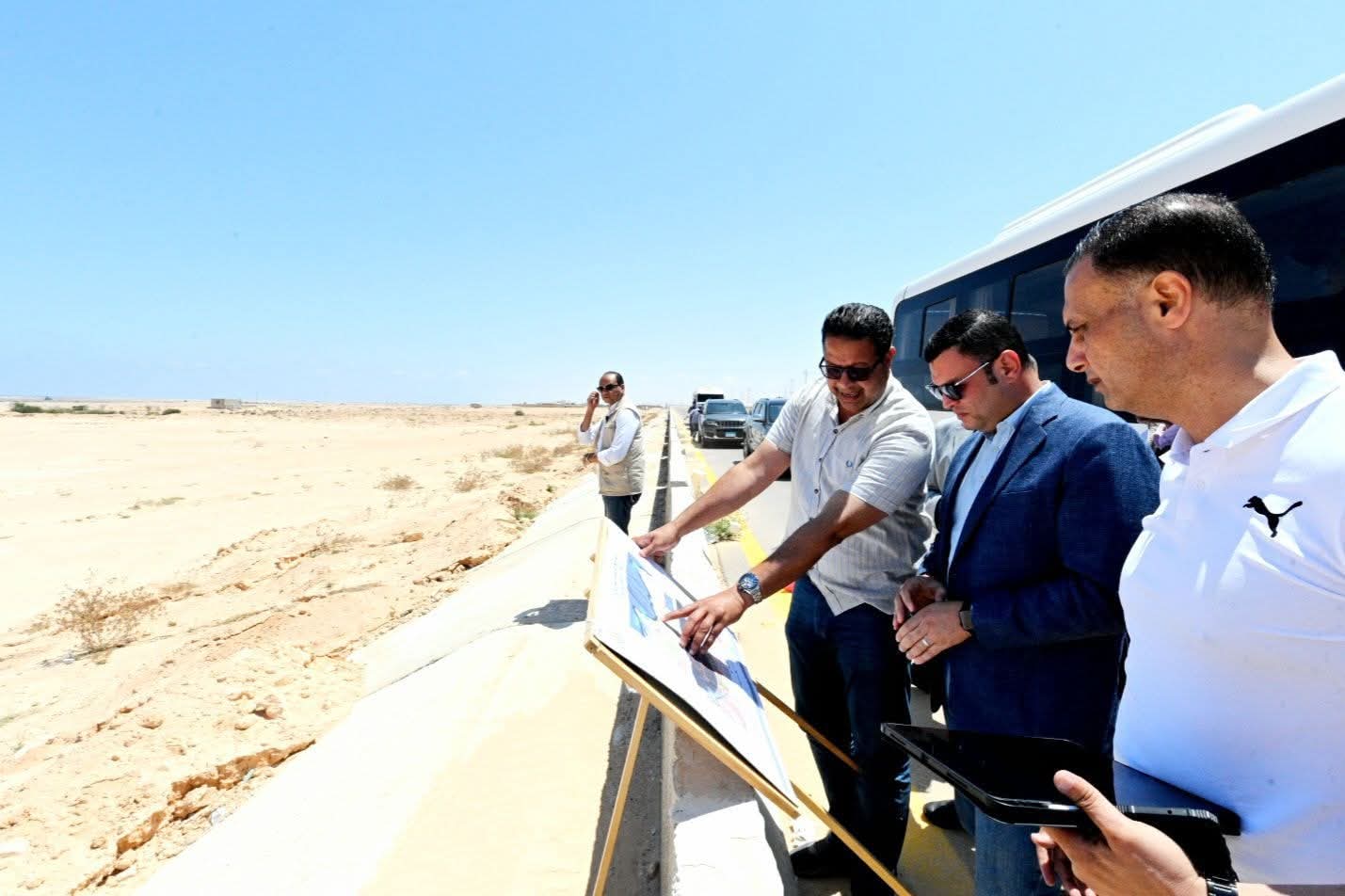 وزير الإسكان يتفقد مشروعات المرحلة العاجلة للأراضى البديلة ب"شمس الحكمة"