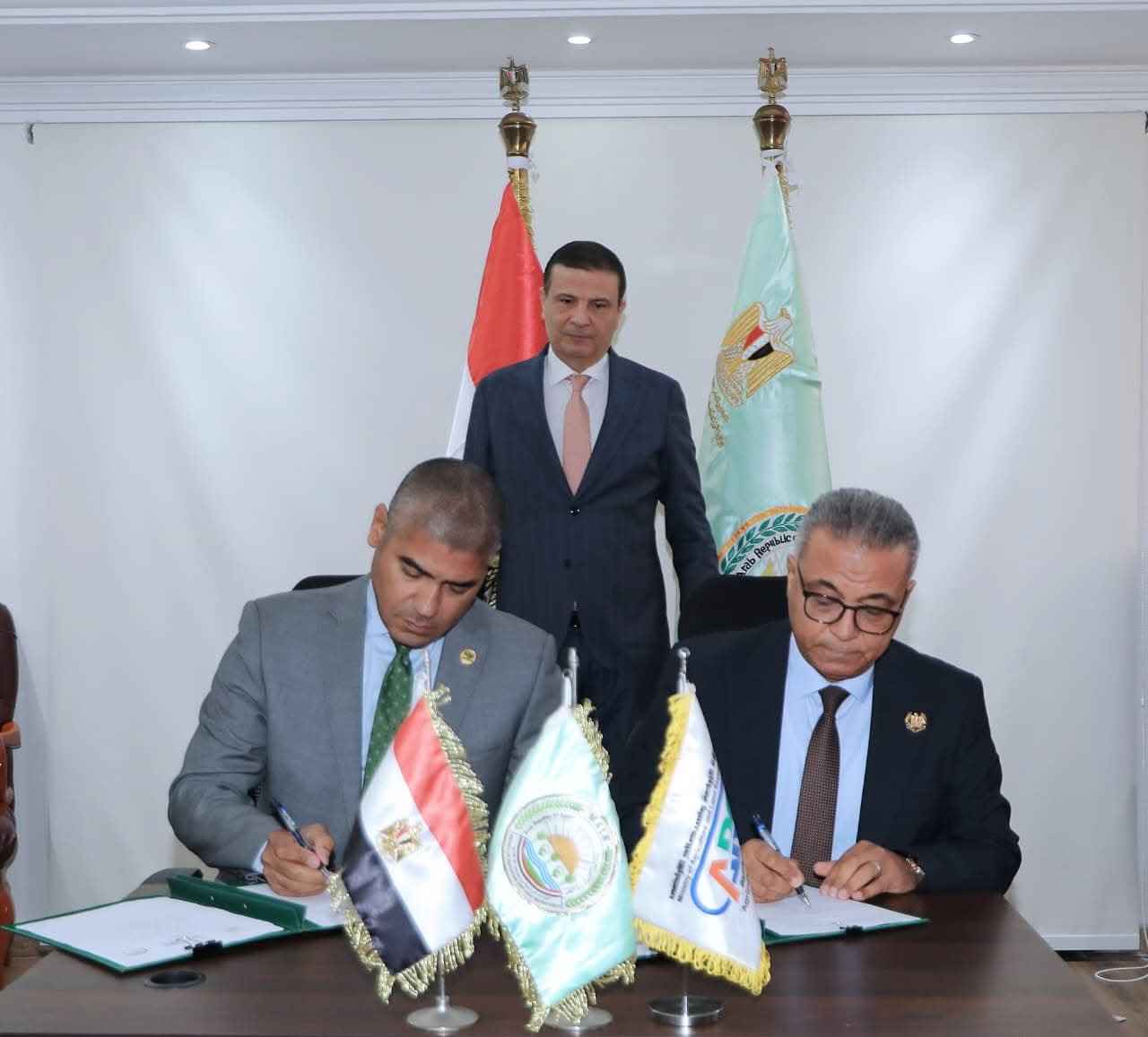 بروتوكول تعاون بين "بحوث الهندسة الزراعية" و"هايتك للبذور" لتصنيع آلات تطويش الذرة محليًا