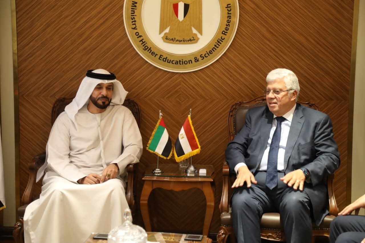 عاشور يبحث مع وفد رئاسى إماراتى الموقف التنفيذى لفرع جامعة الإسكندرية بأبوظبى