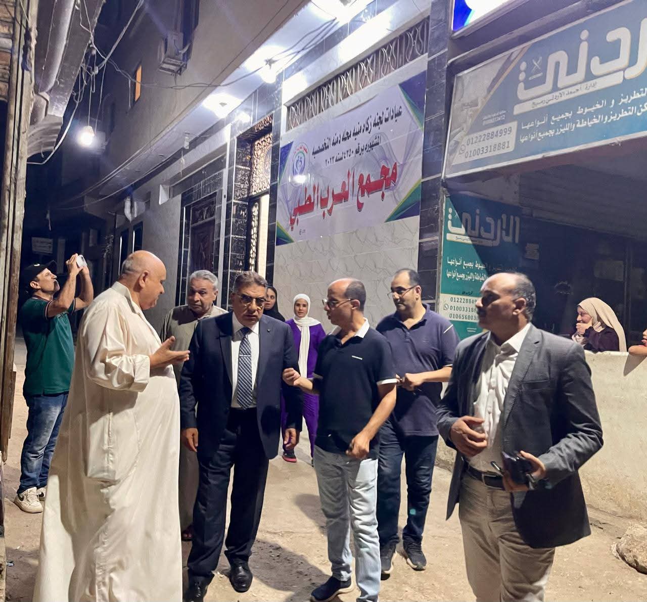 محافظ الدقهلية يفاجىء قرية منية محلة دمنه ويطمئن على تقديم الخدمات للمواطنين 