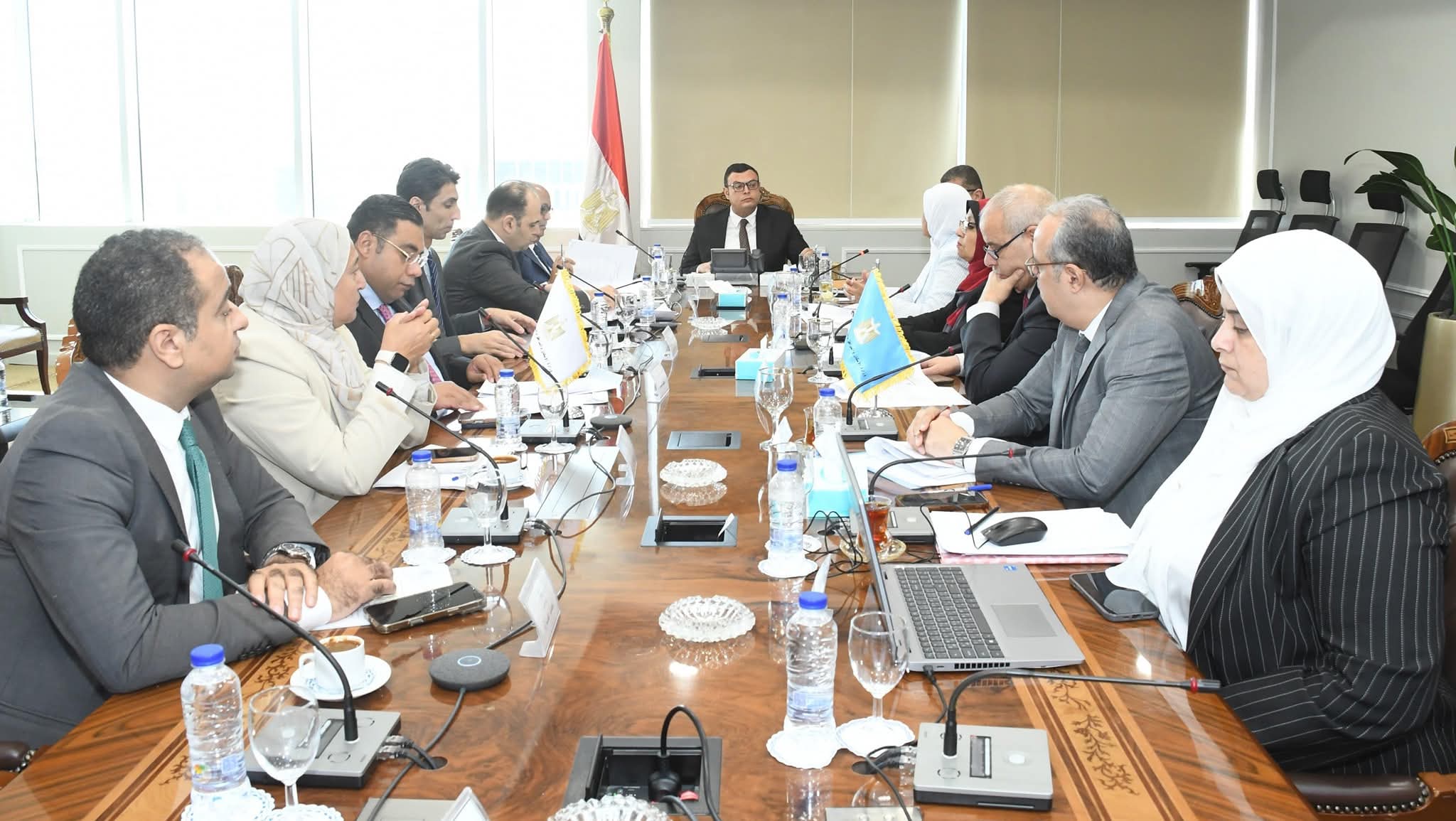 وزير الإسكان يناقش وإعادة تنظيم العلاقة بين المالك والمستأجر