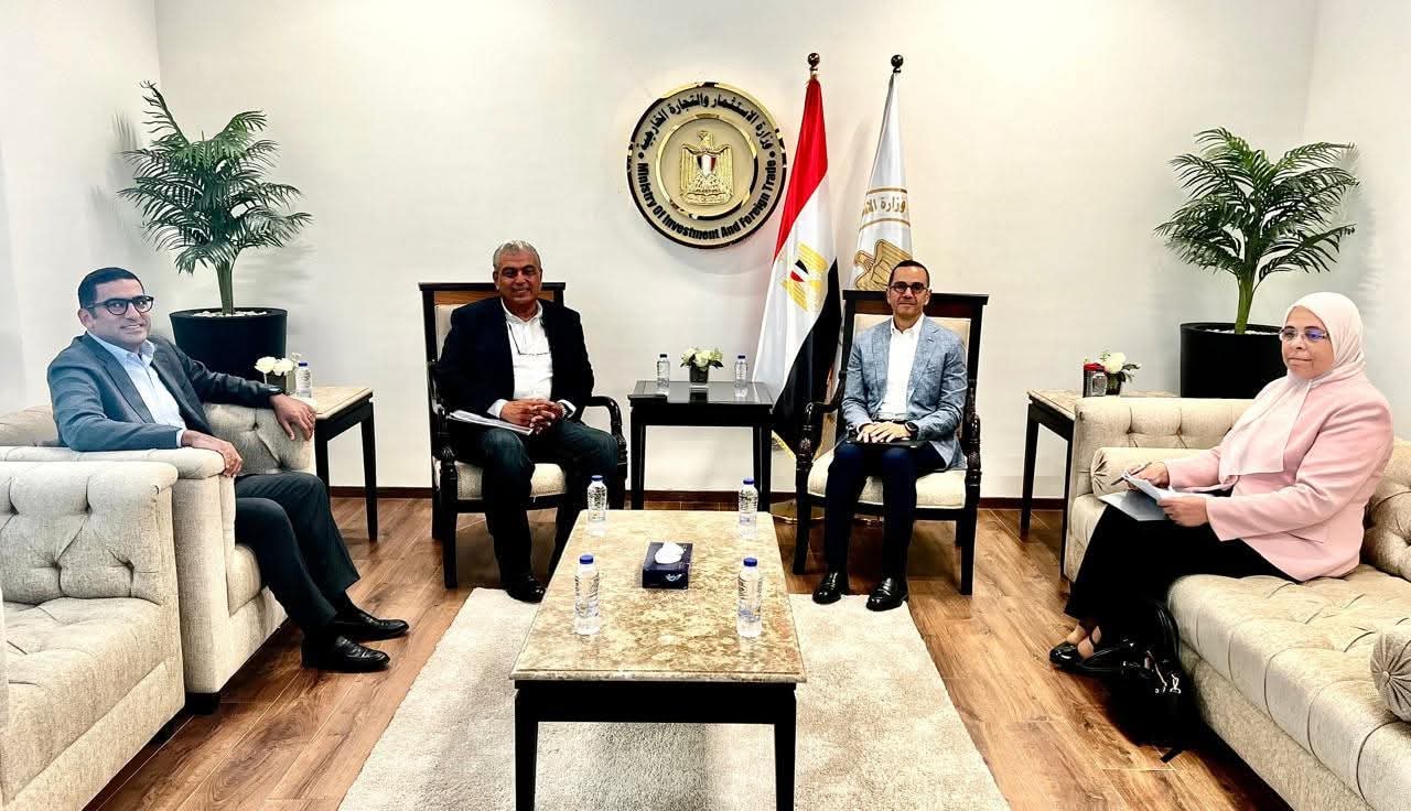 وزير الاستثمار والتجارة الخارجية يلتقي عددًا من أعضاء المجلس التصديري للتشييد والبناء