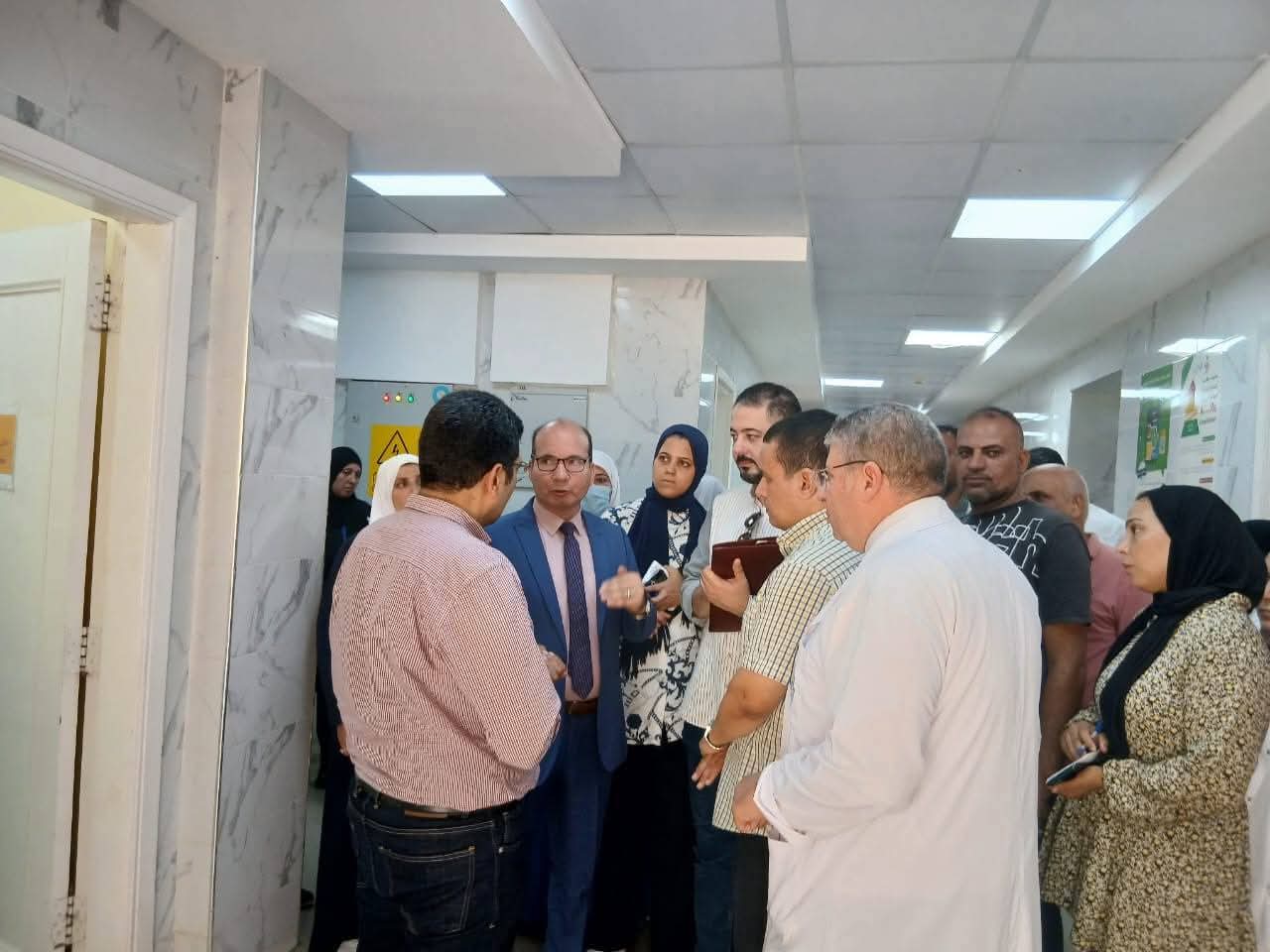 وكيل صحة الدقهلية يفاجىء حميات المنصورة.. ويشهد جلسة تشخيص عن بُعد
