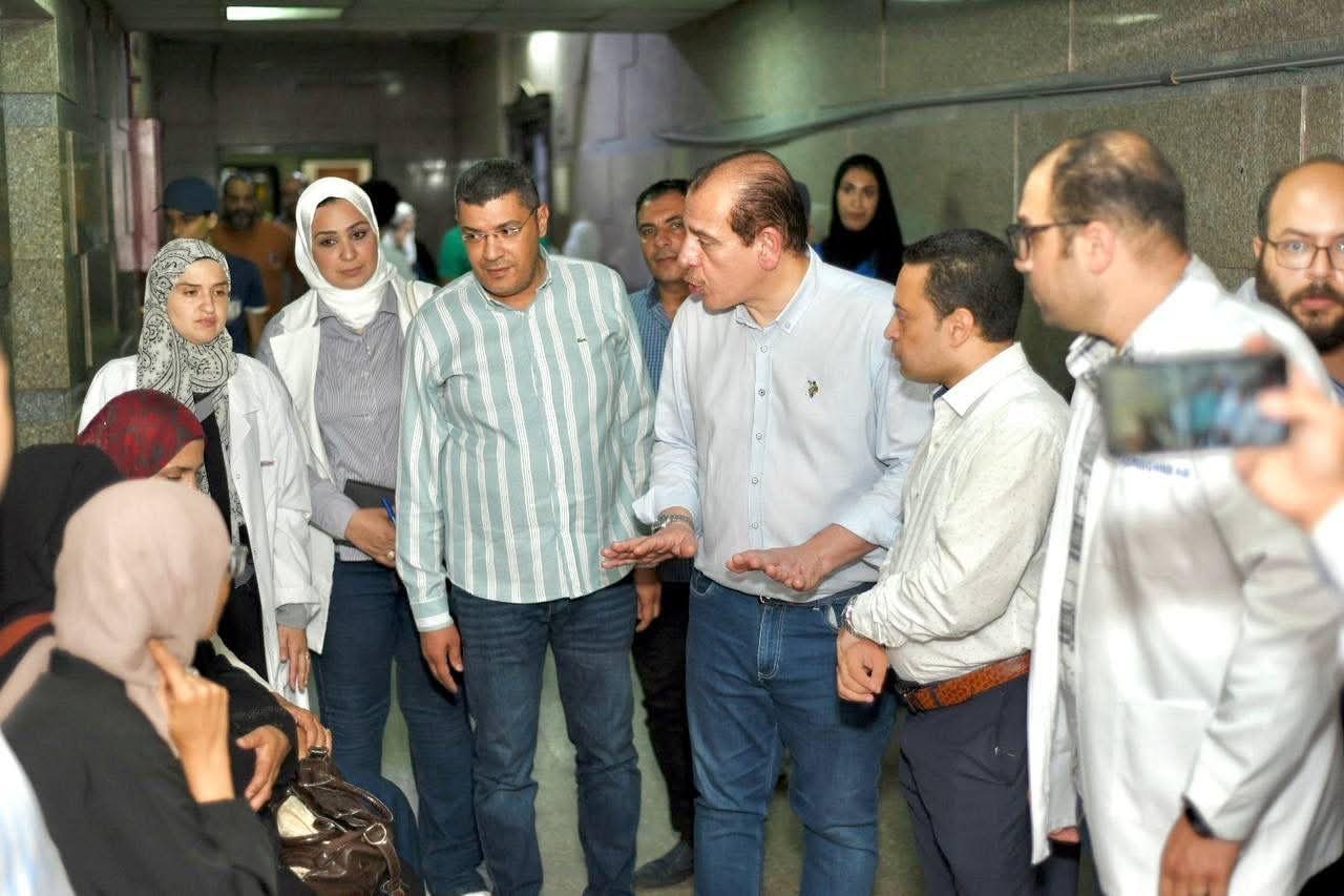 قنديل يتفقد منشآت صحية بدمياط ويشيد بأداء مستشفى الحميات والعام 