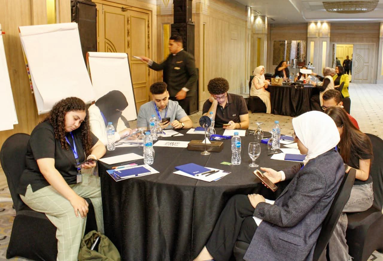 انطلاق برنامج " Fighters against AMR" لطلاب كليات الصيدلة