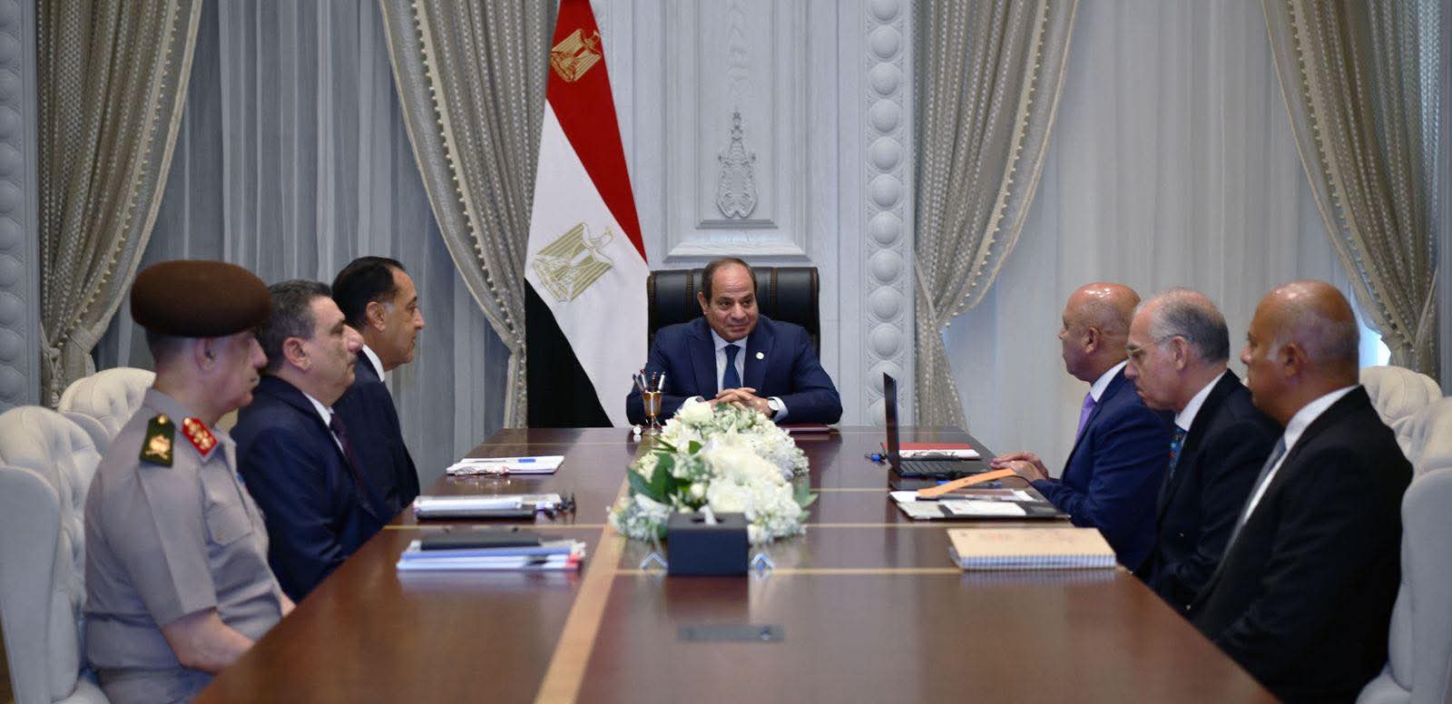 الرئيس يوجه بمواصلة تطوير شبكة الموانئ المصرية