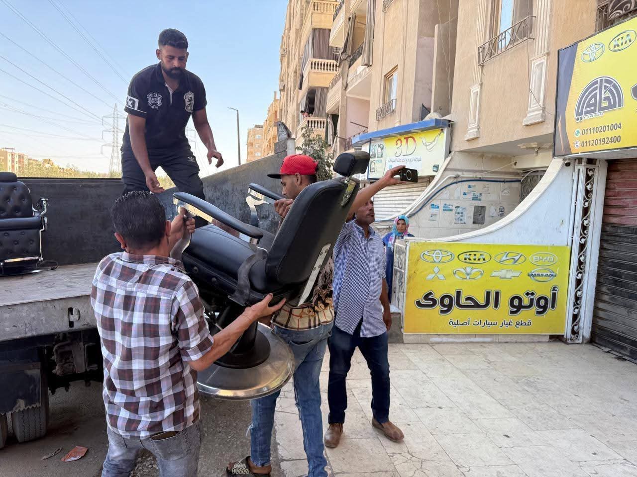 الجيزة تواصل حملات التصدي لمخالفات تغيير نشاط الجراجات لأنشطة تجارية بهضبة الأهرام