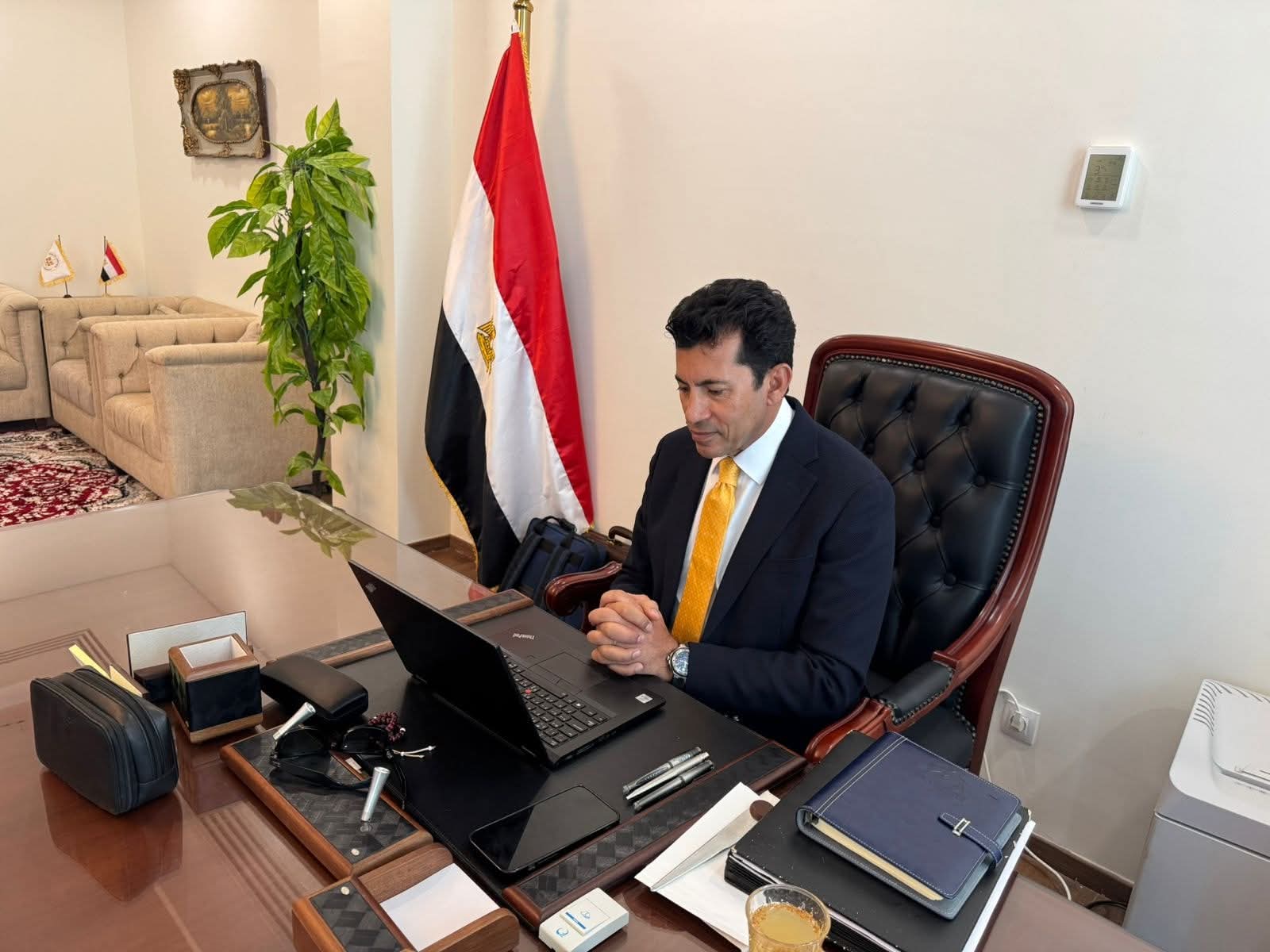 وزير الشباب والرياضة يتابع استعدادات إطلاق مبادرة "الكيانات في الشارع"