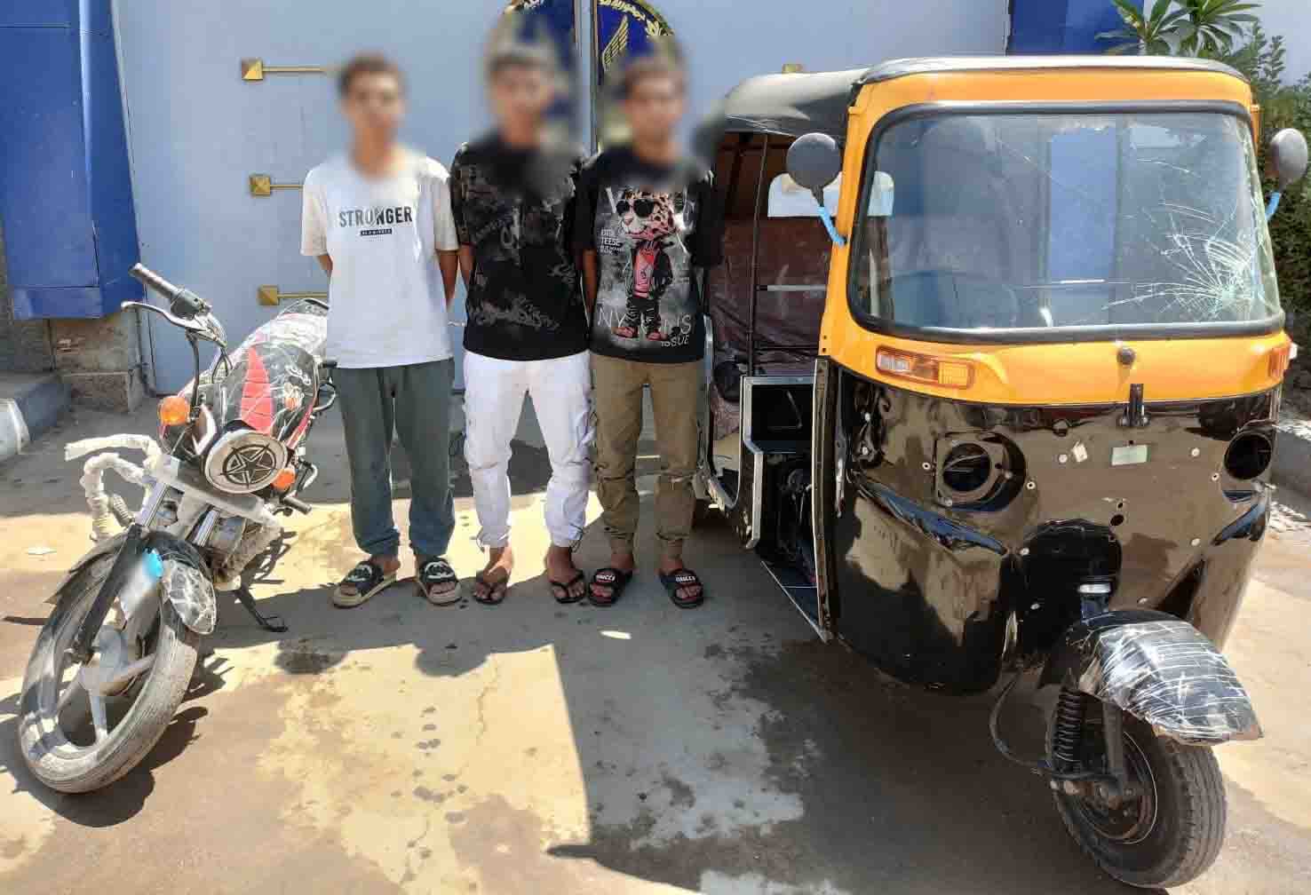 ضبط  حرامية ال"توك توك" بالجيزة