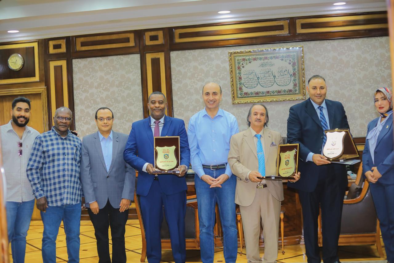 دعم وتميز أكاديمي .. جامعة دمنهور تحتفي بطلابها الوافدين