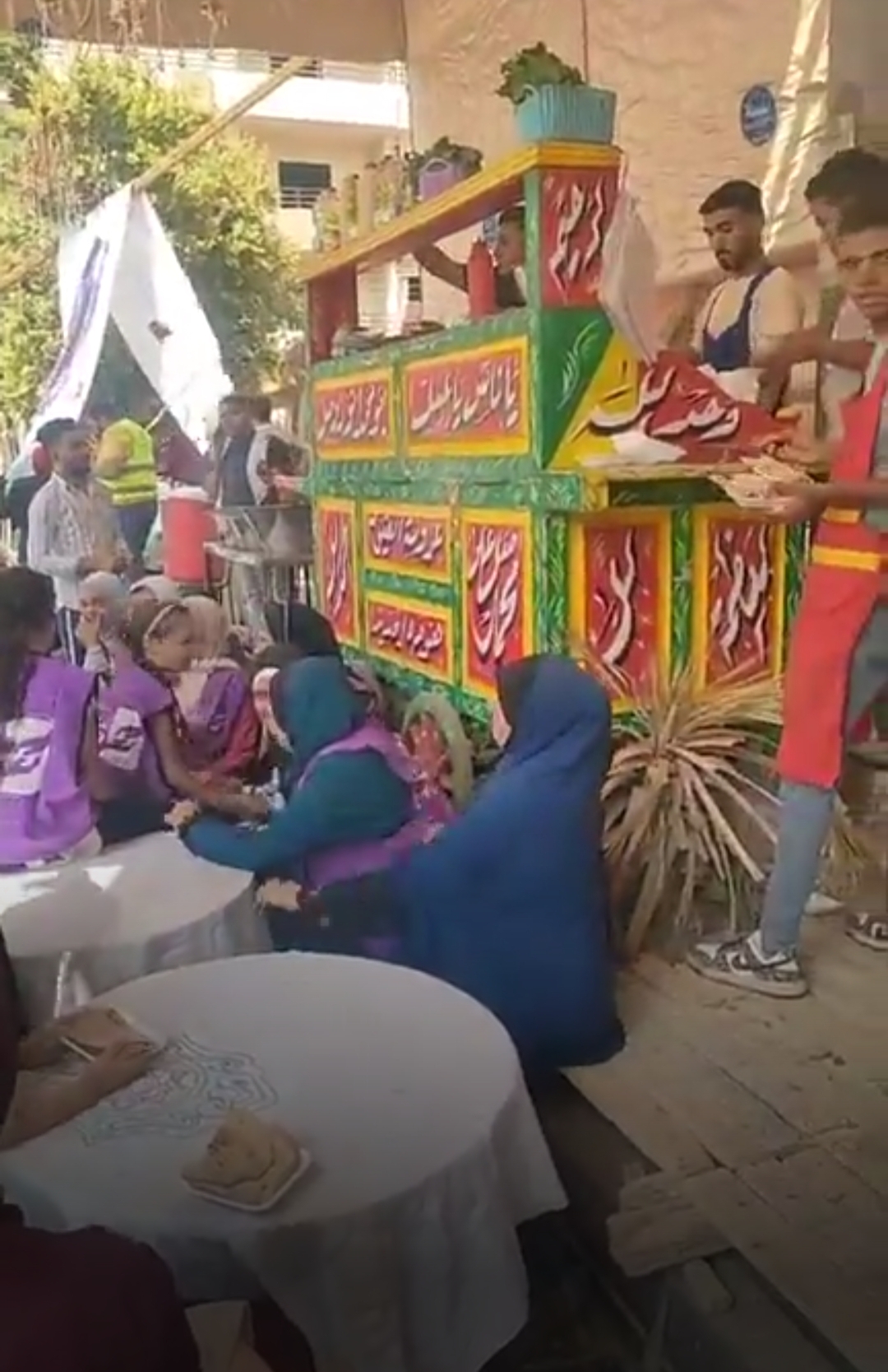 بيفطر الناخبين على عربية فول قبل التصويت.. مبادرة إنسانية من برلماني أمام لجنة انتخابات الشيوخ بالفيوم