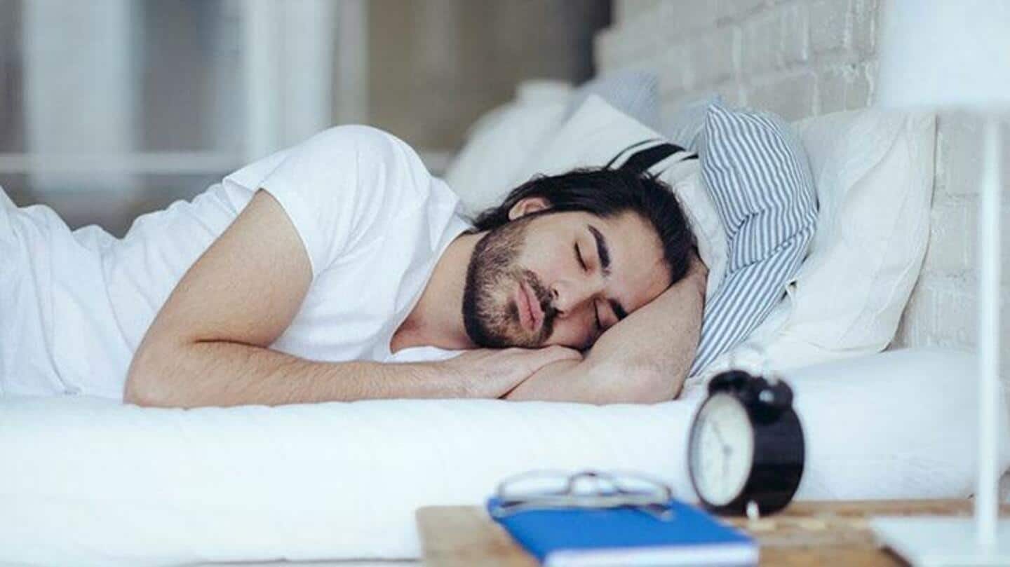 أطعمة طبيعية تساعد على نوم هادئ.. بينها الموز والطماطم
