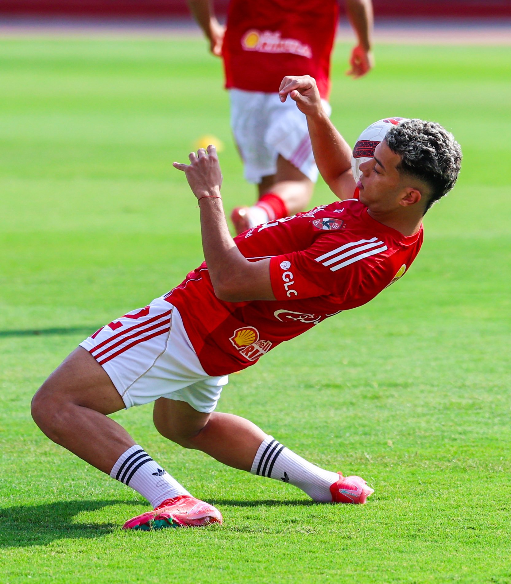 أول تعليق من إمام عاشور لاعب الأهلي بعد أزمة التجمع