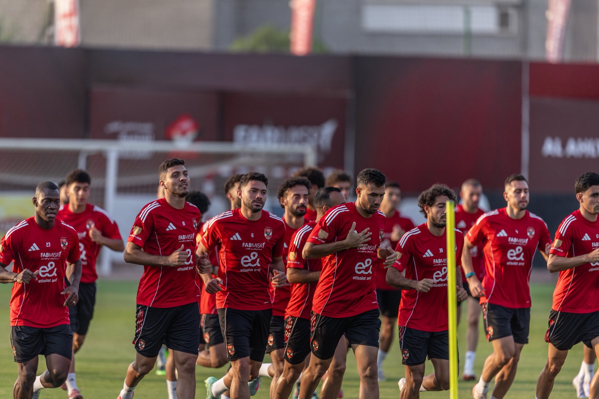 تشكيل الأهلي الرسمي أمام سيراميكا في الدوري