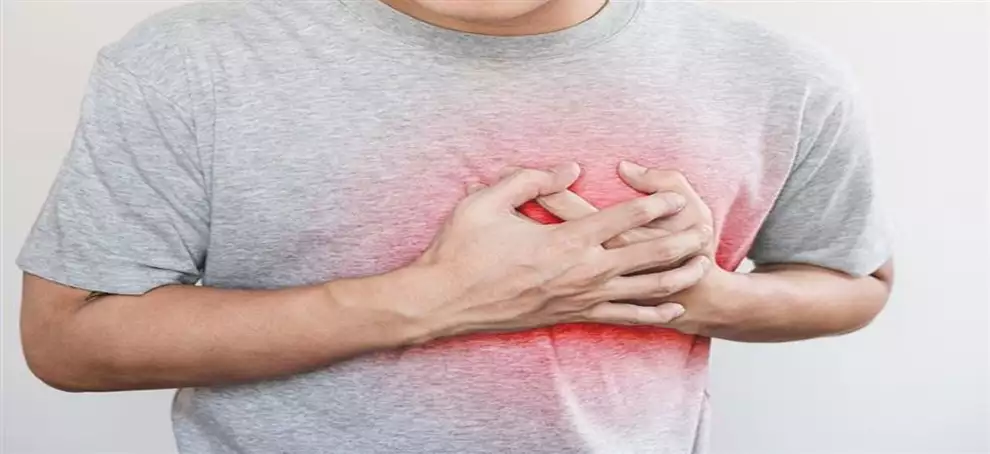 تعرف علي أعراض جلطة القلب.. وكيف تنقذ نفسك؟