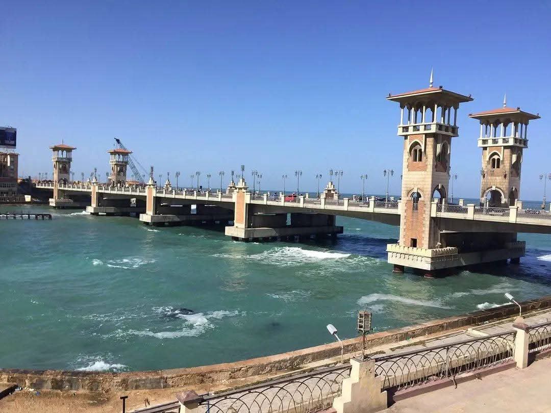 هبوط محدود فى كوبرى ستانلى بالإسكندرية..وتحرك 3 جهات حكومية 