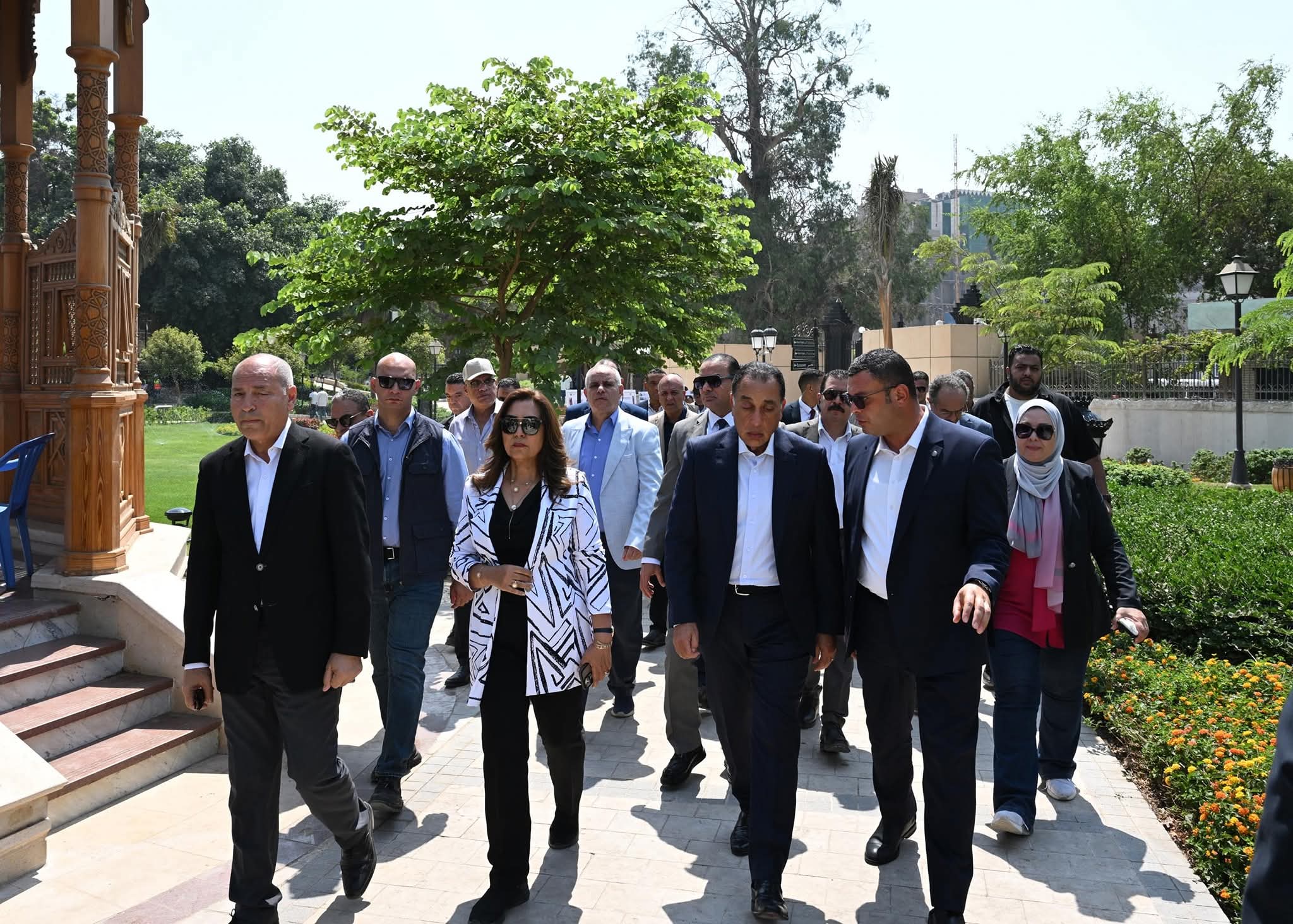 رئيس الوزراء يتفقد مشروع إحياء حديقة الأزبكية التراثية