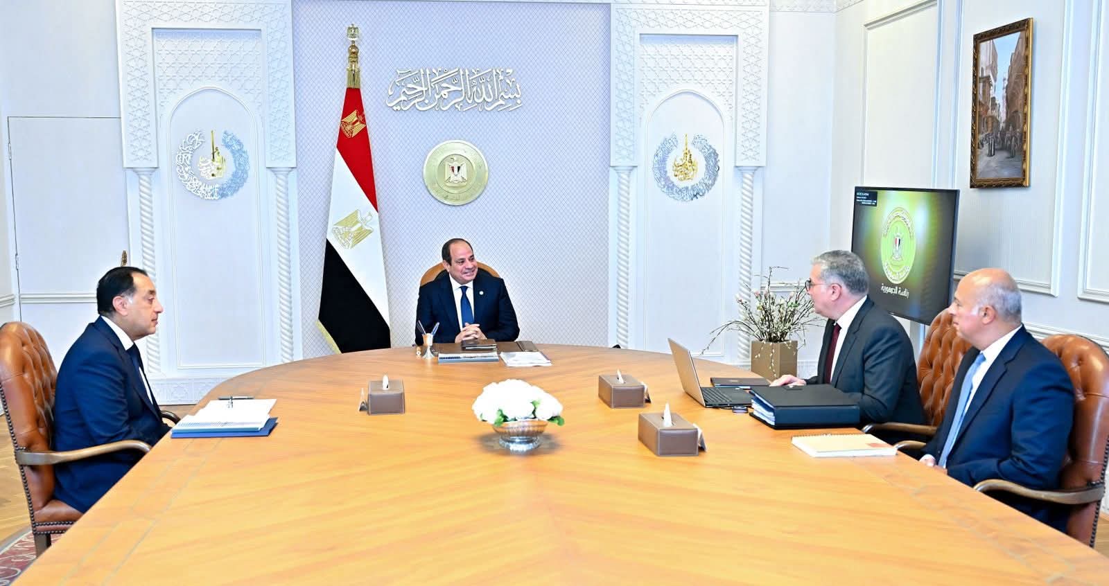 الرئيس يوجه بتكثيف أنشطة البحث والاستكشاف عن البترول لتعزيز مكانة مصر كمركز إقليمي للطاقة
