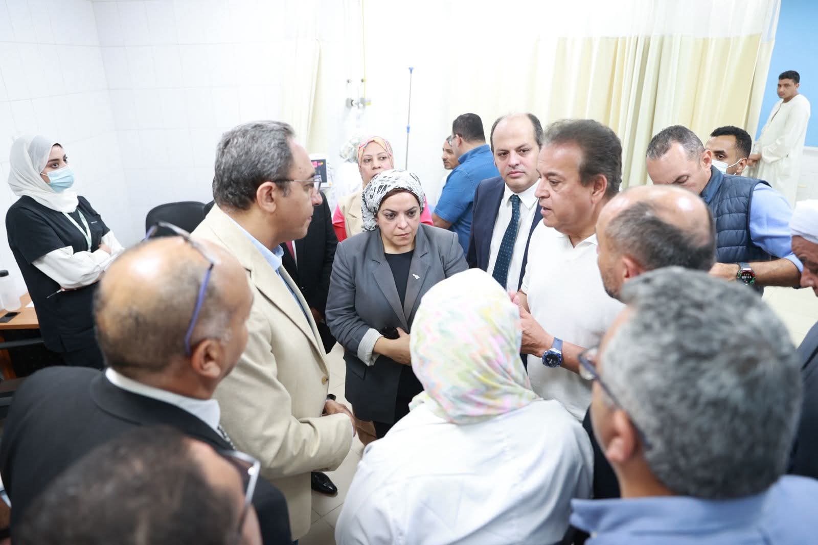 وزير الصحة يتفقد مستشفى قفط التخصصي