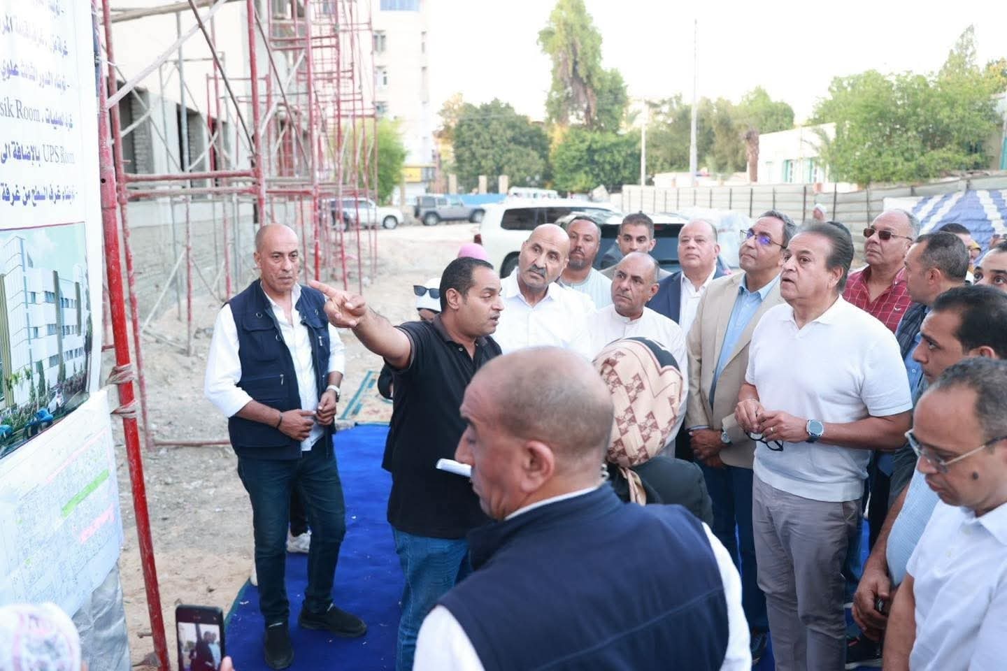 وزير الصحة يتفقد مستشفي نجع حمادي العام وأبو تشت ومشروع إنشاء مستشفى الرمد وجراحة الوجه بقنا