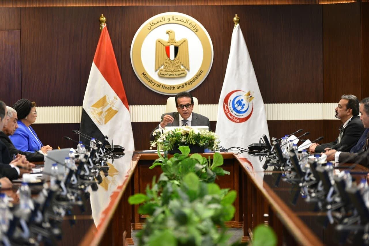 وزير الصحة يبحث مع غرفة مقدمي خدمات الرعاية الصحية بالقطاع الخاص ضوابط الحالات الطارئة والولادات القيصرية