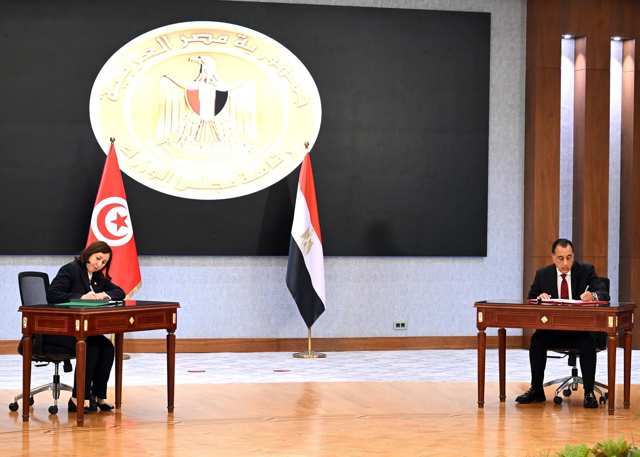 رئيسا وزراء مصر وتونس يشهدان توقيع 8 وثائق فى مجالات التعاون المشترك