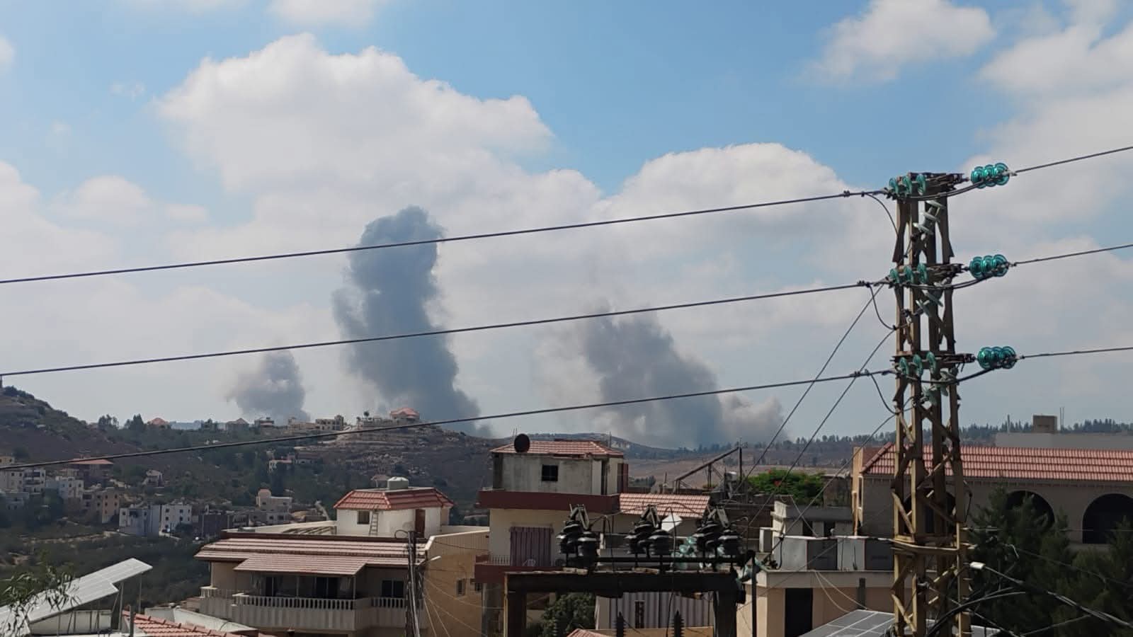 غارات إسرائيلية عنيفة على أطراف بلدة أنصار بجنوب لبنان