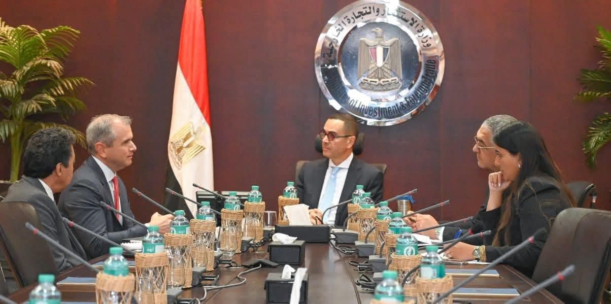 وزير الاستثمار يلتقي مؤسس شركة الكازار للطاقة