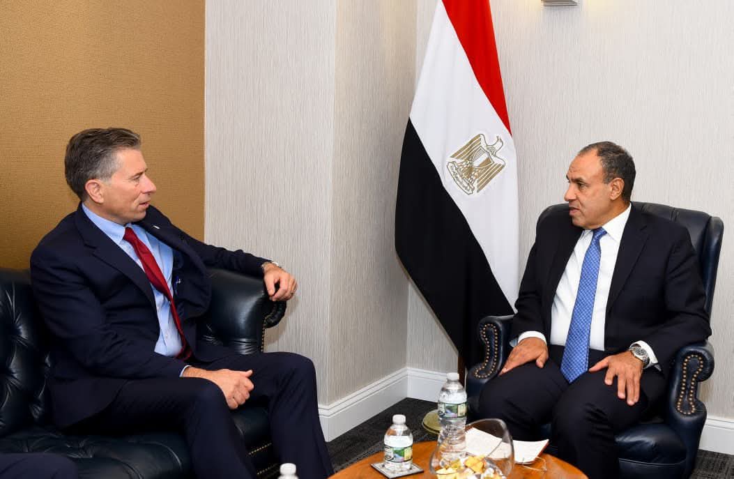 وزير الخارجية يلتقى وكيل الأمين العام للشئون الإنسانية في نيويورك