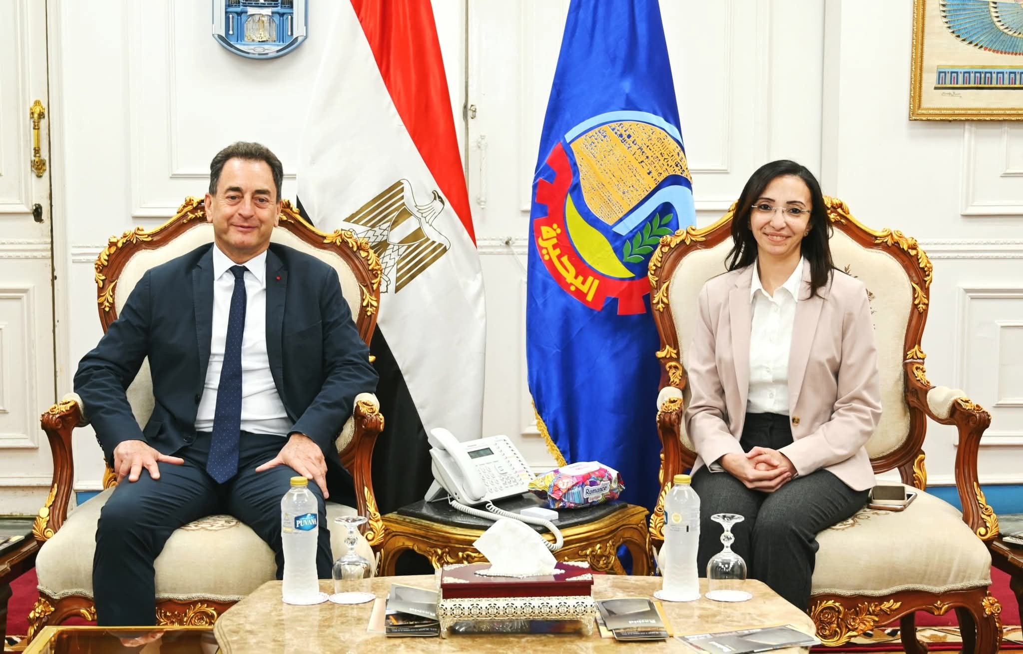 محافظ البحيرة والسفير الفرنسى يتفقدان مشروعات التعاون الدولى ومعالم رشيد الأثرية