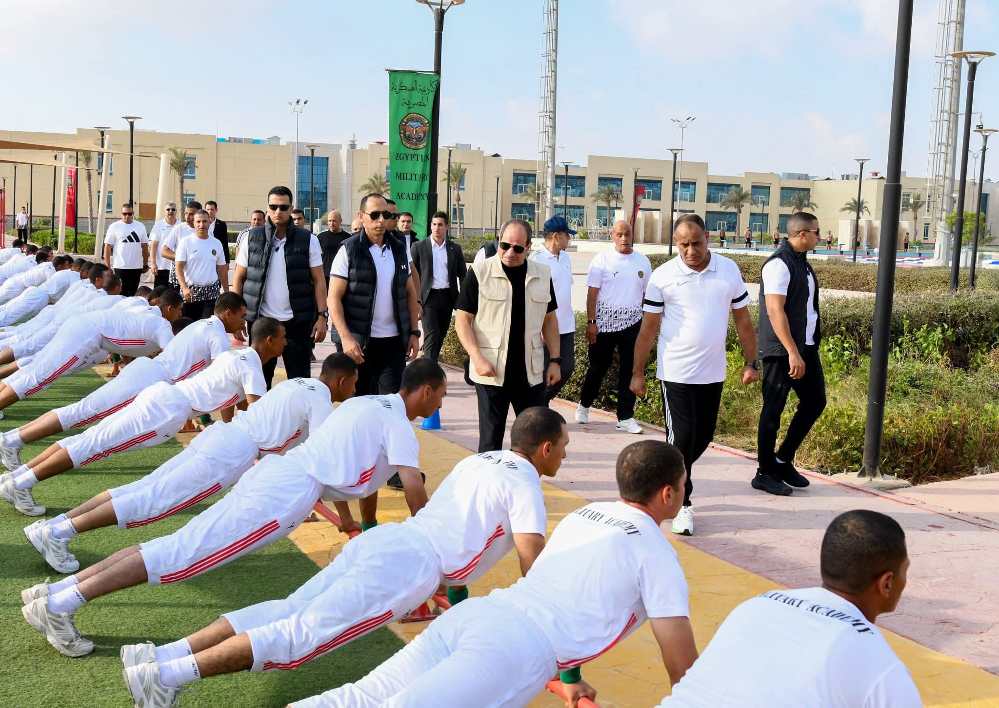 الرئيس السيسي من الأكاديمية العسكرية : شباب مصر أمل المستقبل ووعي الشعب حصن الوطن