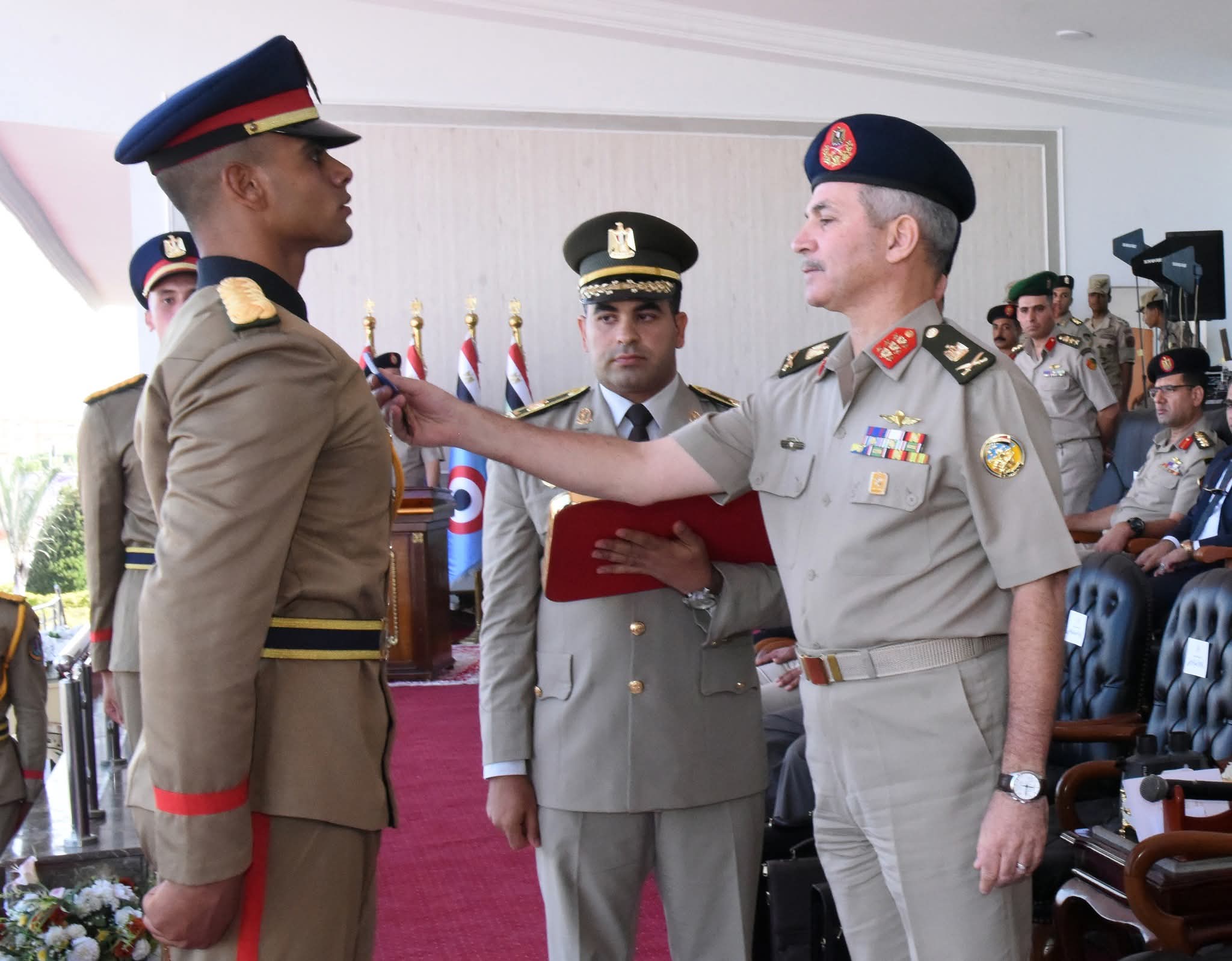 القوات المسلحة تحتفل بتخريج الدفعة 162 ضباط صف مُعلمين