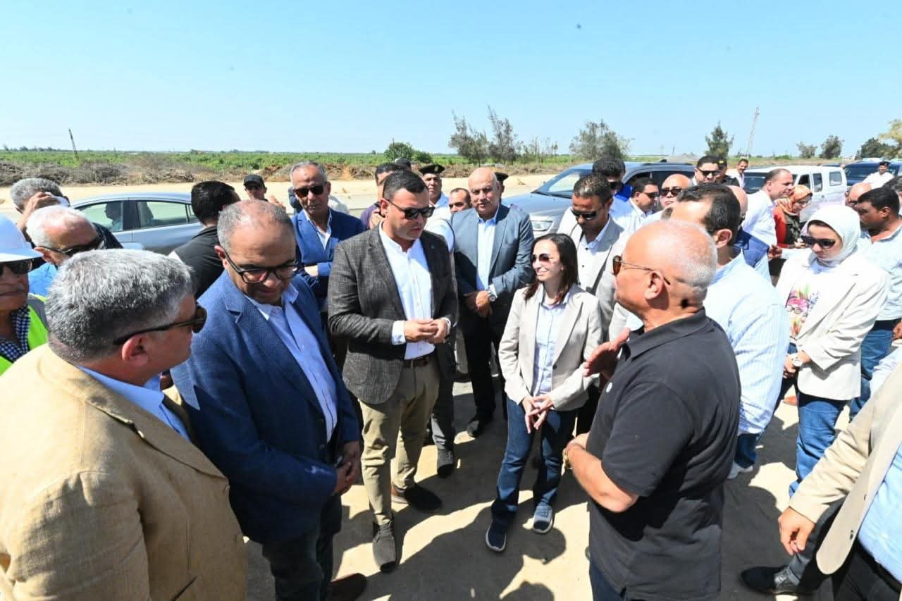 محافظ البحيرة ووزير الإسكان يتفقدان مشروع إزدواج خط مياه وادي النطرون