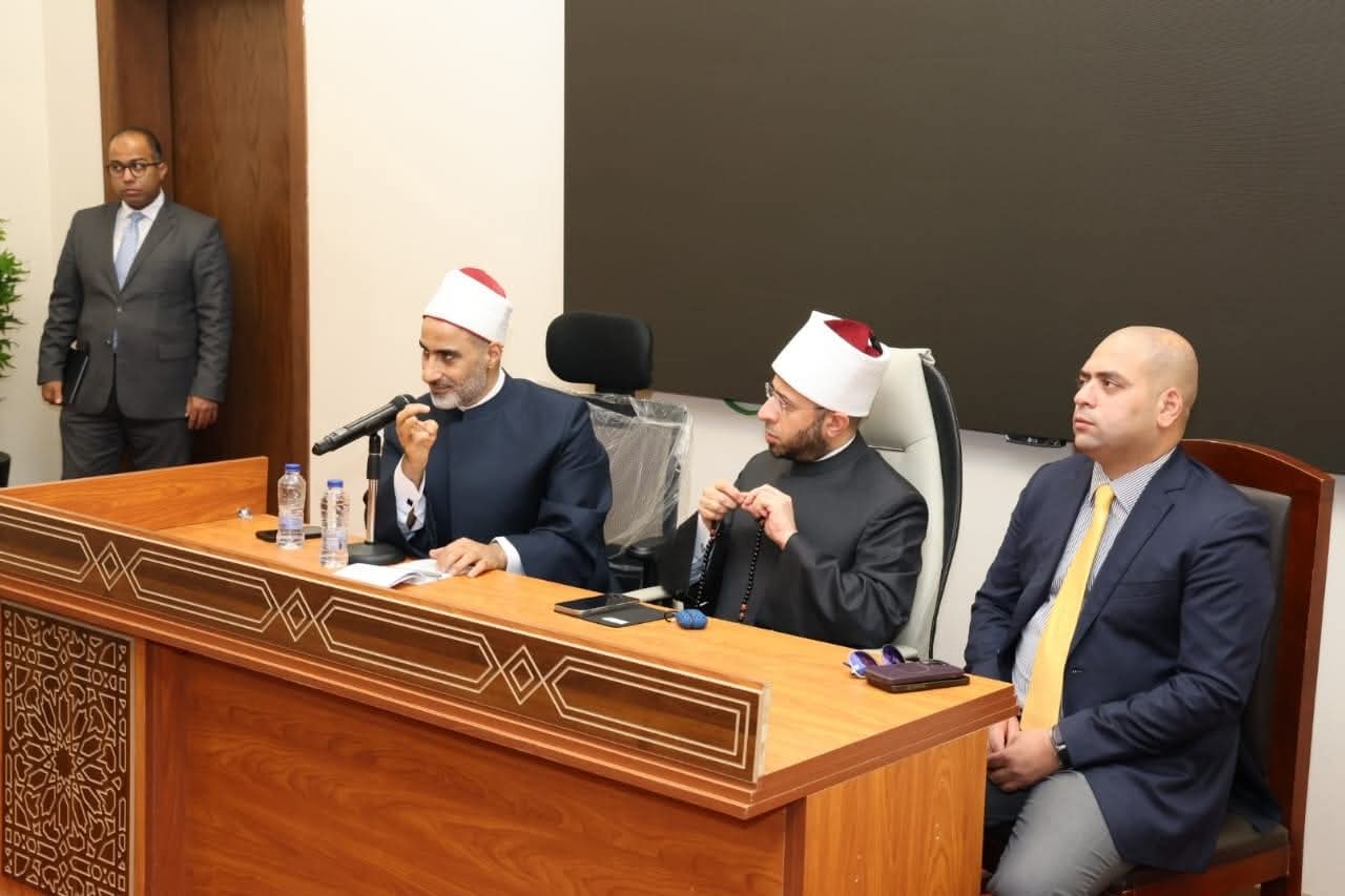 وزير الأوقاف يبحث مع مسئولي الإرشاد الدينى خطة العمل الدعوى للعام القادم