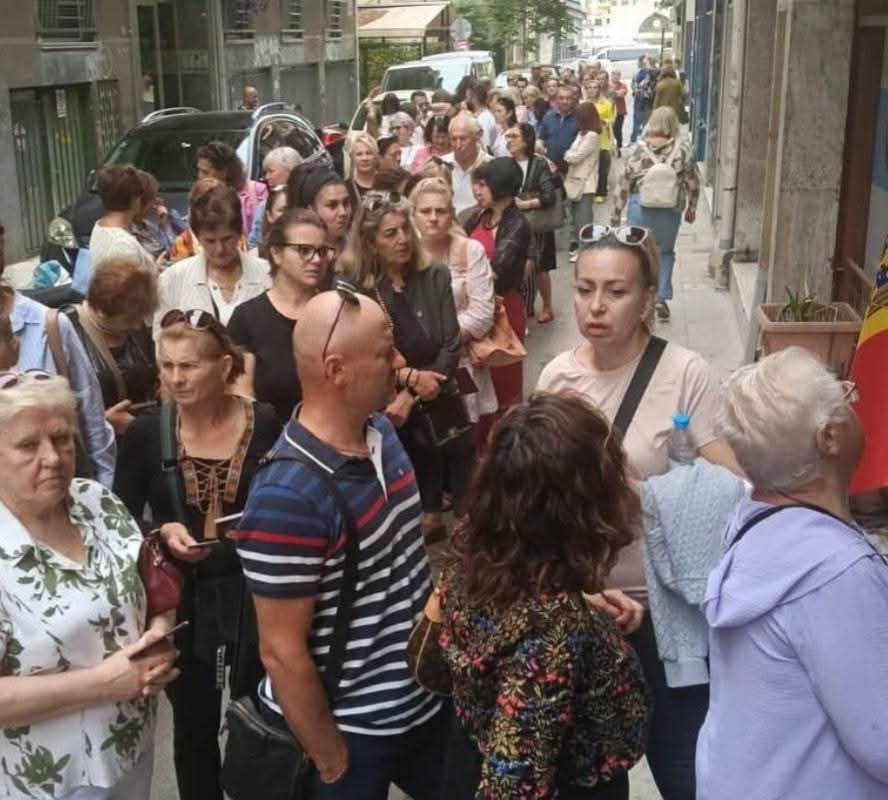 إخلاء سفارة مولدوفا في بروكسل بعد بلاغ عن قنبلة في يوم الانتخابات