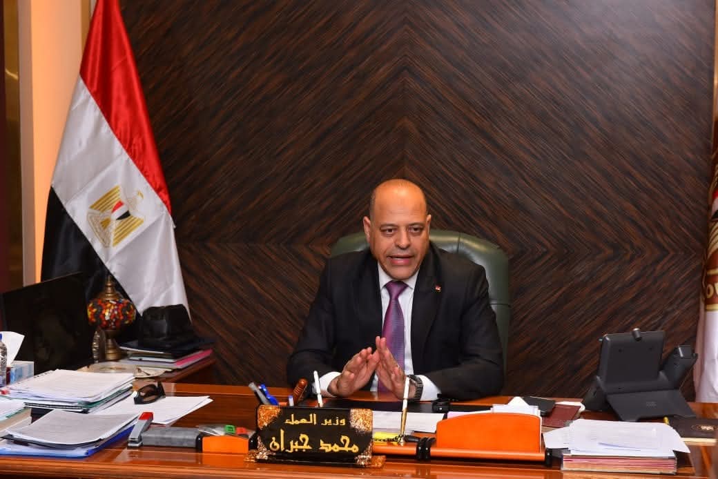 وزير العمل يوجه بتكثيف حملات التفتيش على المواقع الإنشائية لضمان تطبيق معايير السلامة