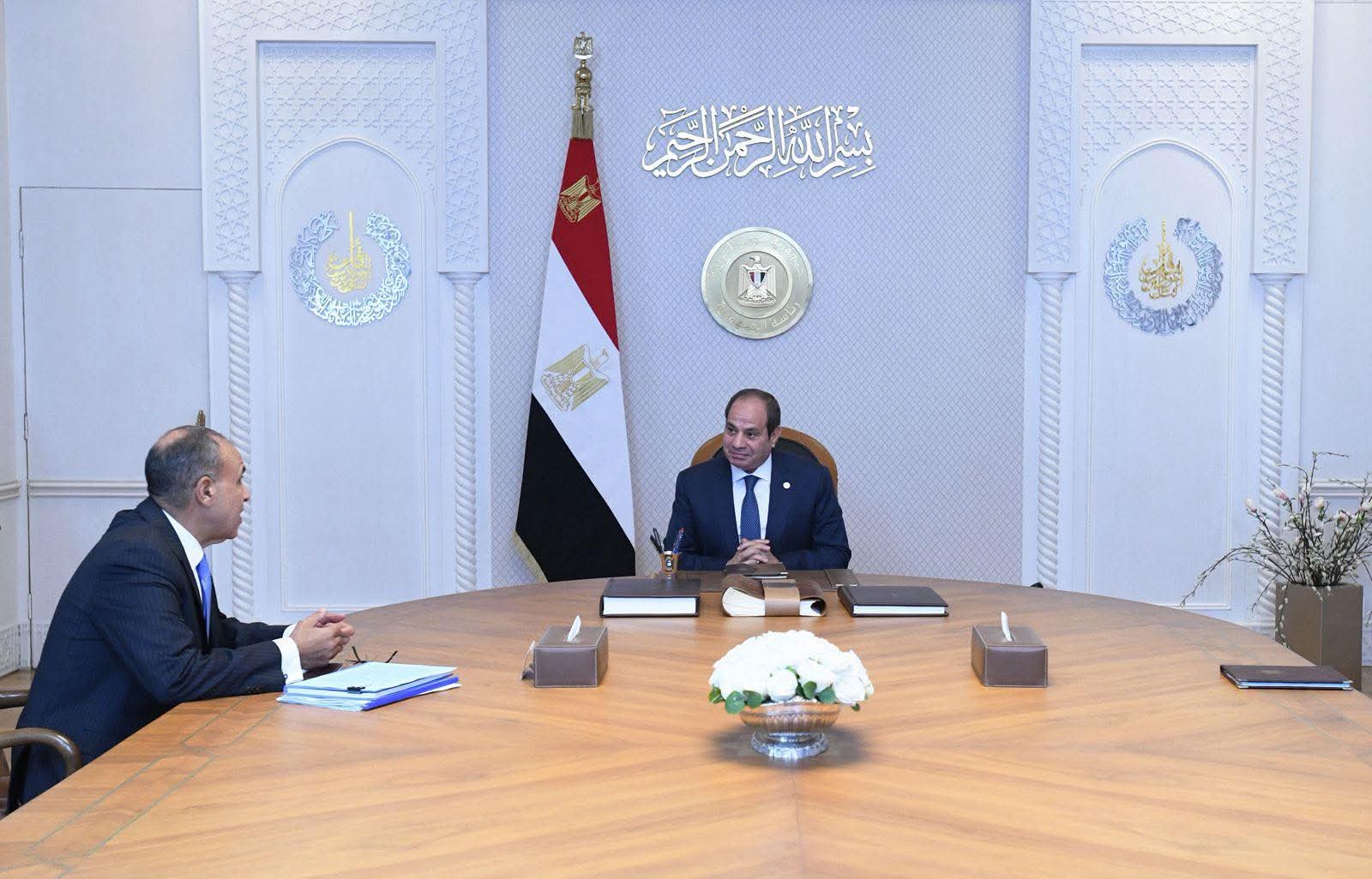 الرئيس يوجه باستمرار جهود نشر الوعى العام بحقوق الإنسان