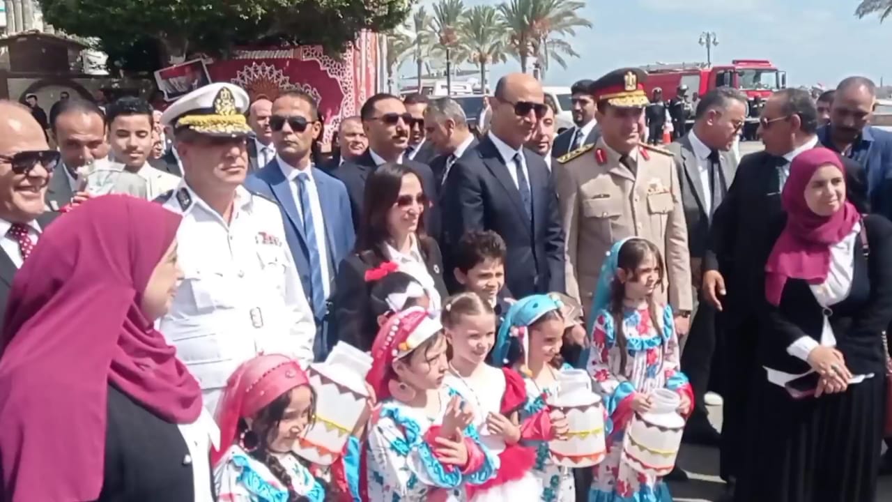 شاهد.. انطلاق احتفالات محافظة البحيرة بعيدها القومى من ميدان الحرية برشيد - الخبر لايف