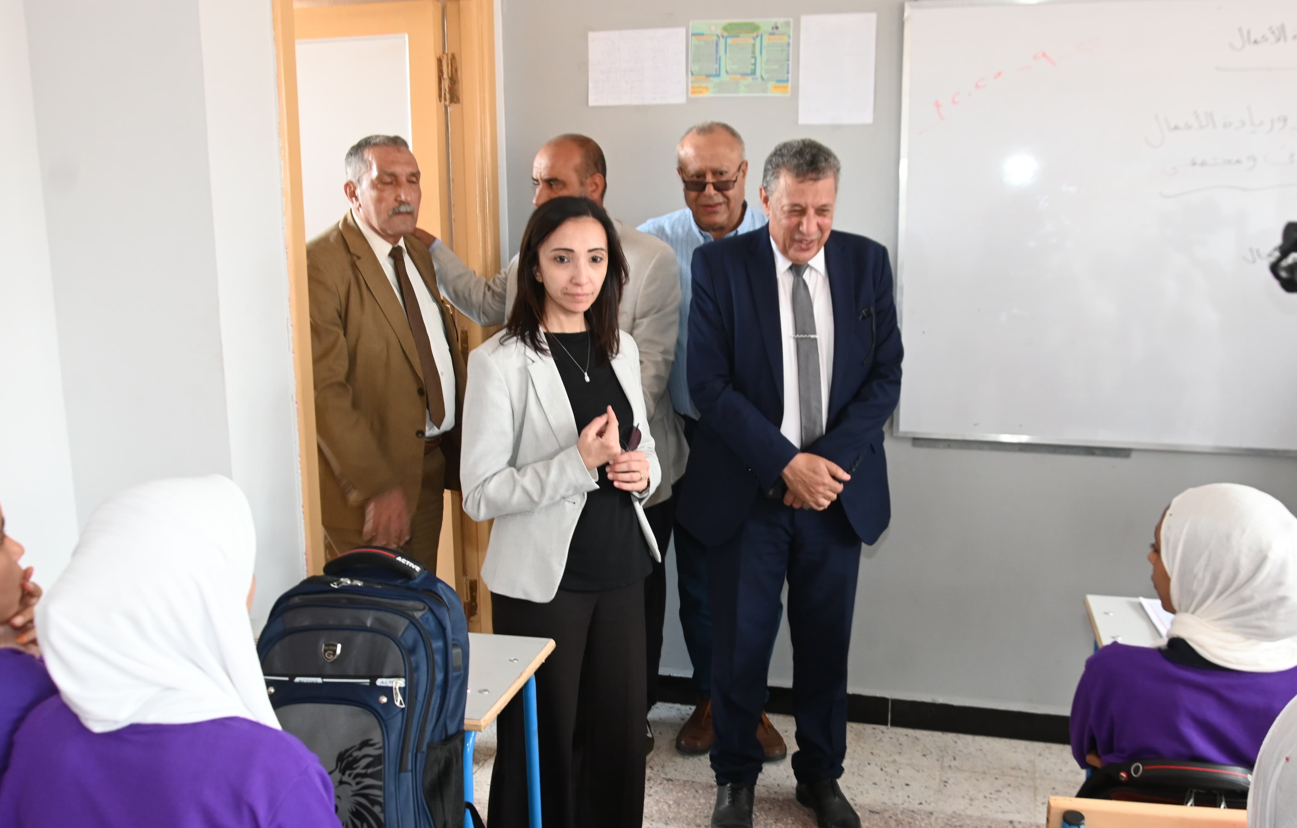 بتكلفة 31.8 مليون جنيه.. "عازر" تتفقد مدرستين بإيتاي البارود بعد انتهاء أعمال الإحلال والتجديد