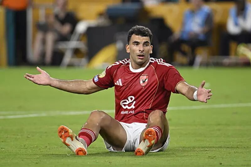 إصابة زيزو تهدد مشاركته في قمة الأهلي والزمالك