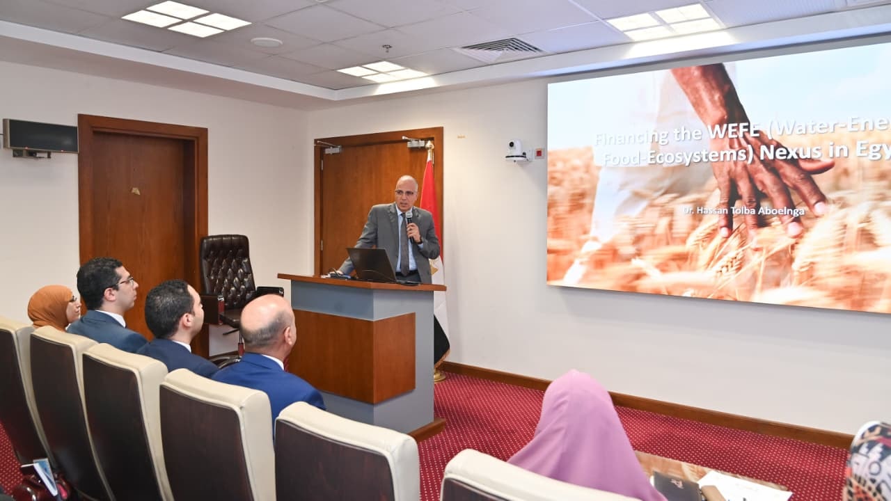 وزير الموارد المائية: تعزيز القدرات ونشر المعرفة بترابط المياه والطاقة والغذاء والنظم البيئية
