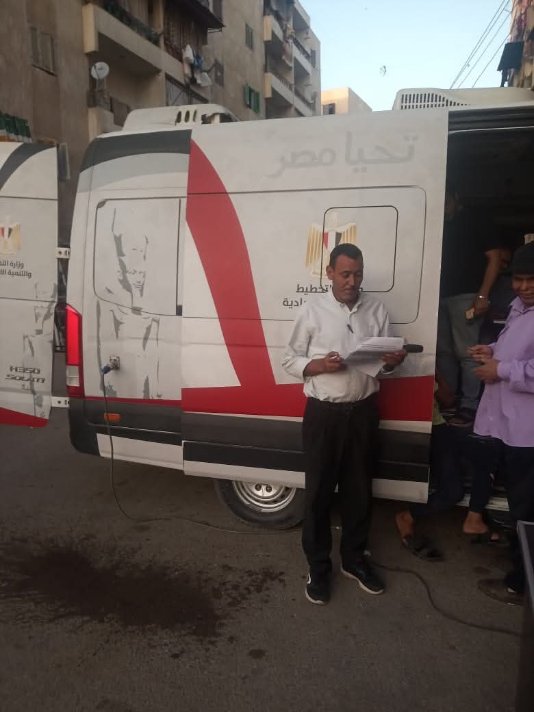الخدمات الحكومية فى متناول إيدك.. تشغيل سيارات الخدمات التكنولوجية المتنقلة بأبوالمطامير