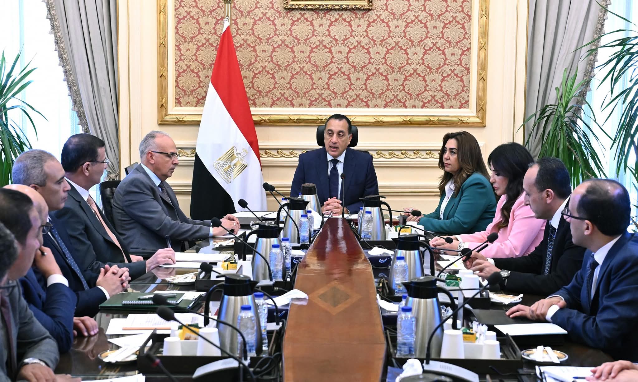 رئيس الوزراء يُتابع الخطة التنفيذية لمنظومة تطهير المجاري المائية ٠