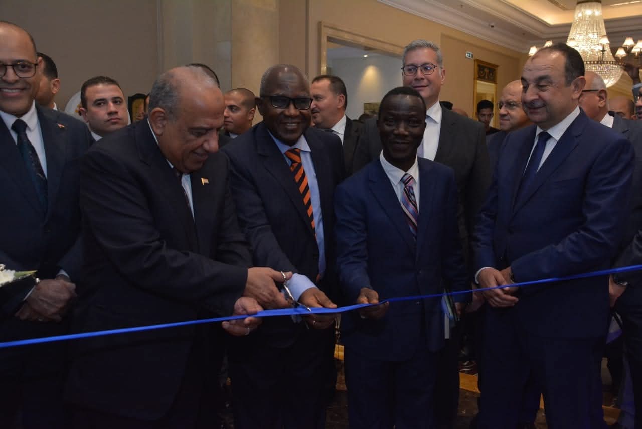 وزير الكهرباء يفتتح معرض صناعة المهمات والمعدات الكهربائية